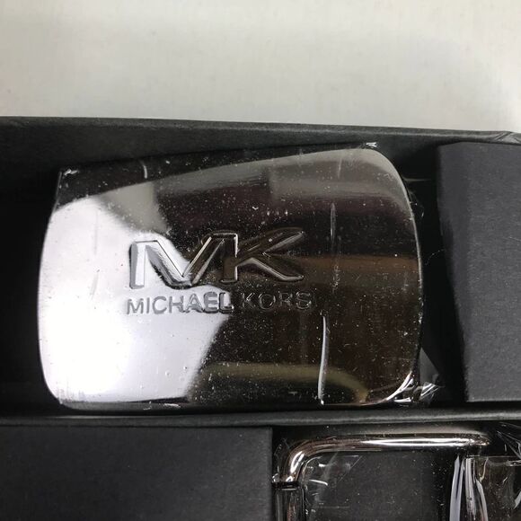 COPY - Michael Kors 4 in 1 Belt/Buckle Set NWT - Picture 2 of 5